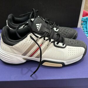 Adidas Men’s Size 9.5 Never Worn